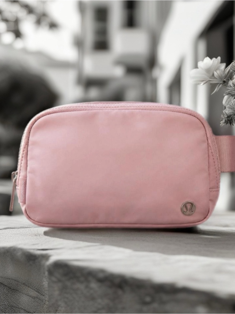 lululemon athletica Pale Pink Crossbody Bag BNWT. 🍂🍁 - Picture 1 of 7